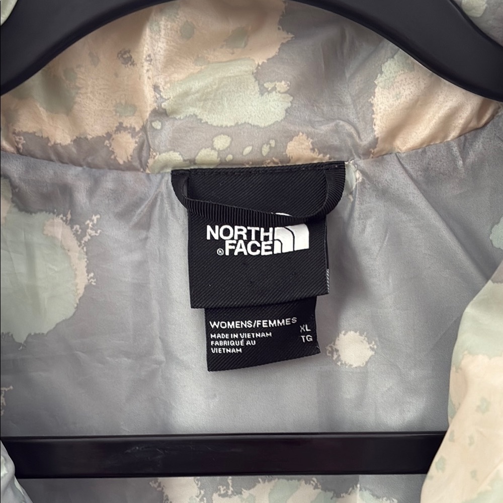 The North Face Sage Quilted Puffer Vest - Picture 2 of 4
